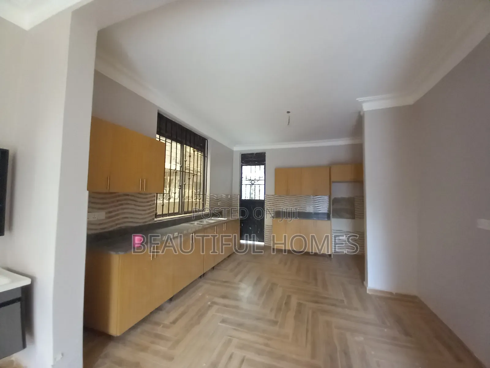 Furnished 4bdrm Duplex in Kira Mamerito for sale in Kira