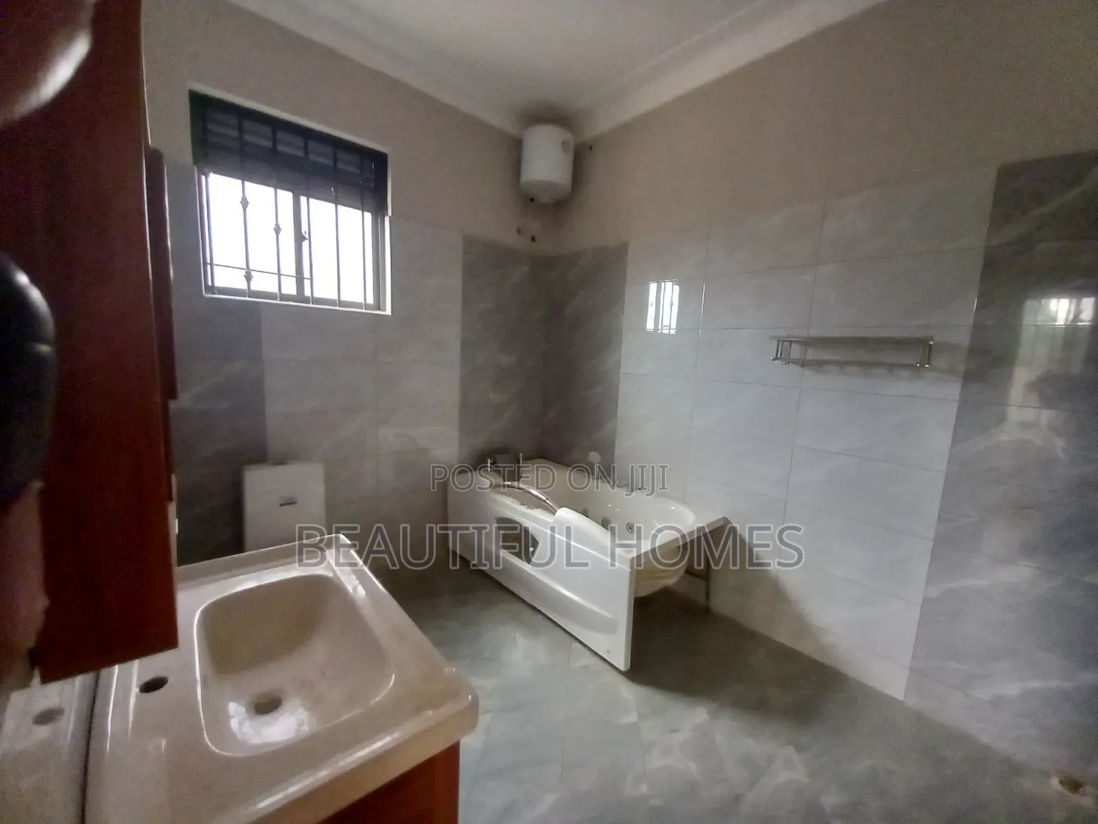 Furnished 4bdrm Duplex in Kira Mamerito for sale in Kira