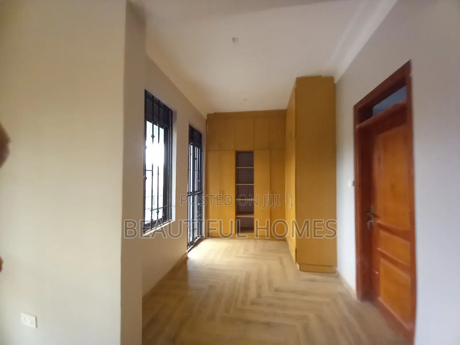 Furnished 4bdrm Villa in Kira Wealthy for sale in Kira