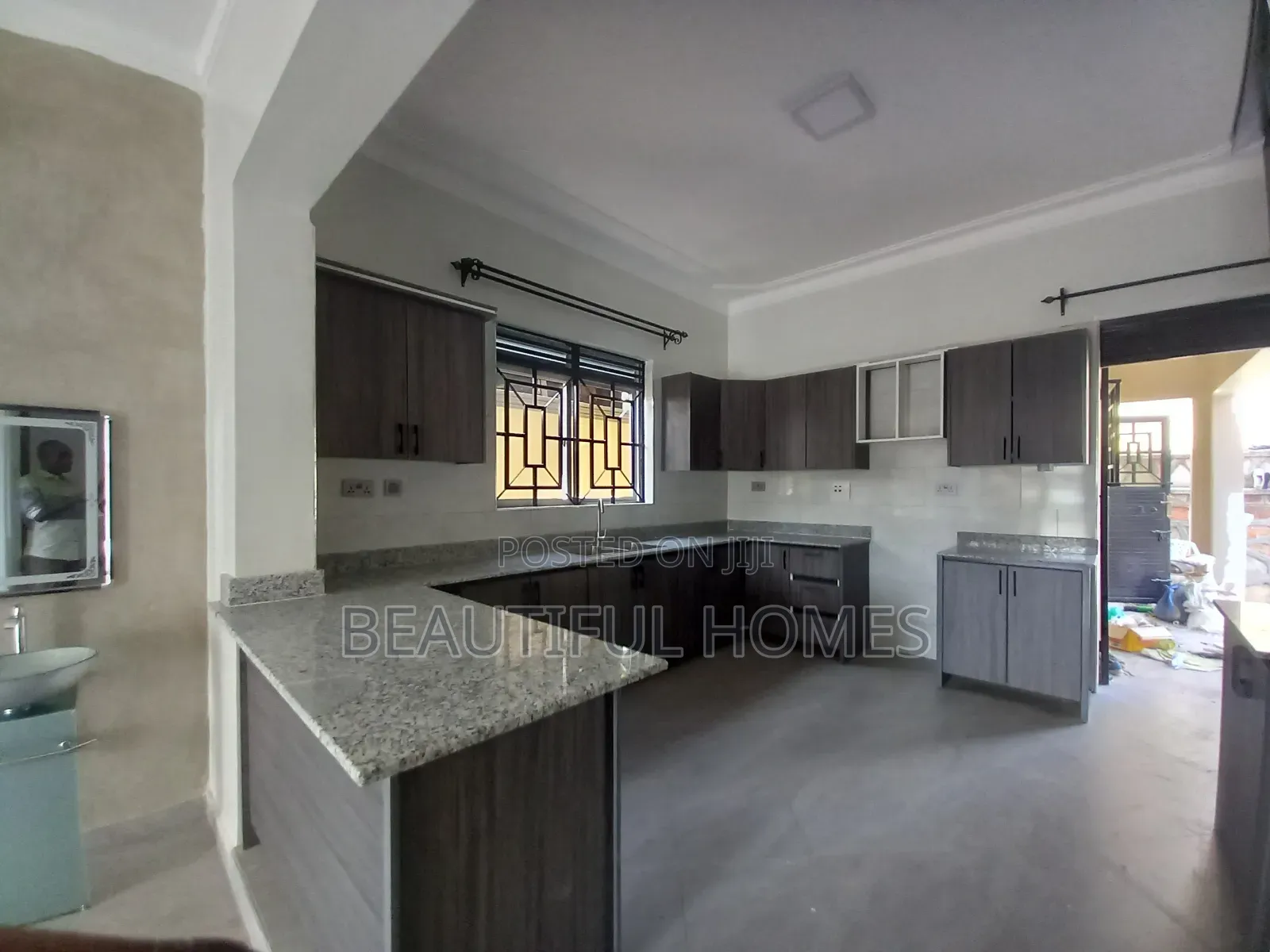 Furnished 4bdrm Bungalow in Kira for sale in Kira