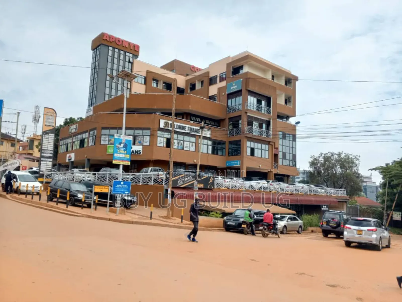 *Commercial Building on Sale in Ntinda Town Priced at 25bn in Central Division