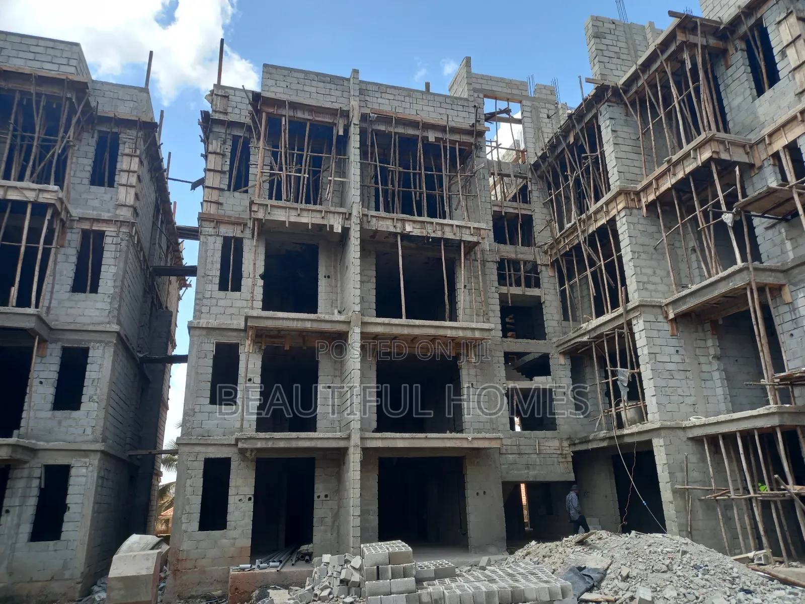 Furnished 4bdrm Condo in Kyaliwajjara, Kira for sale in Kira