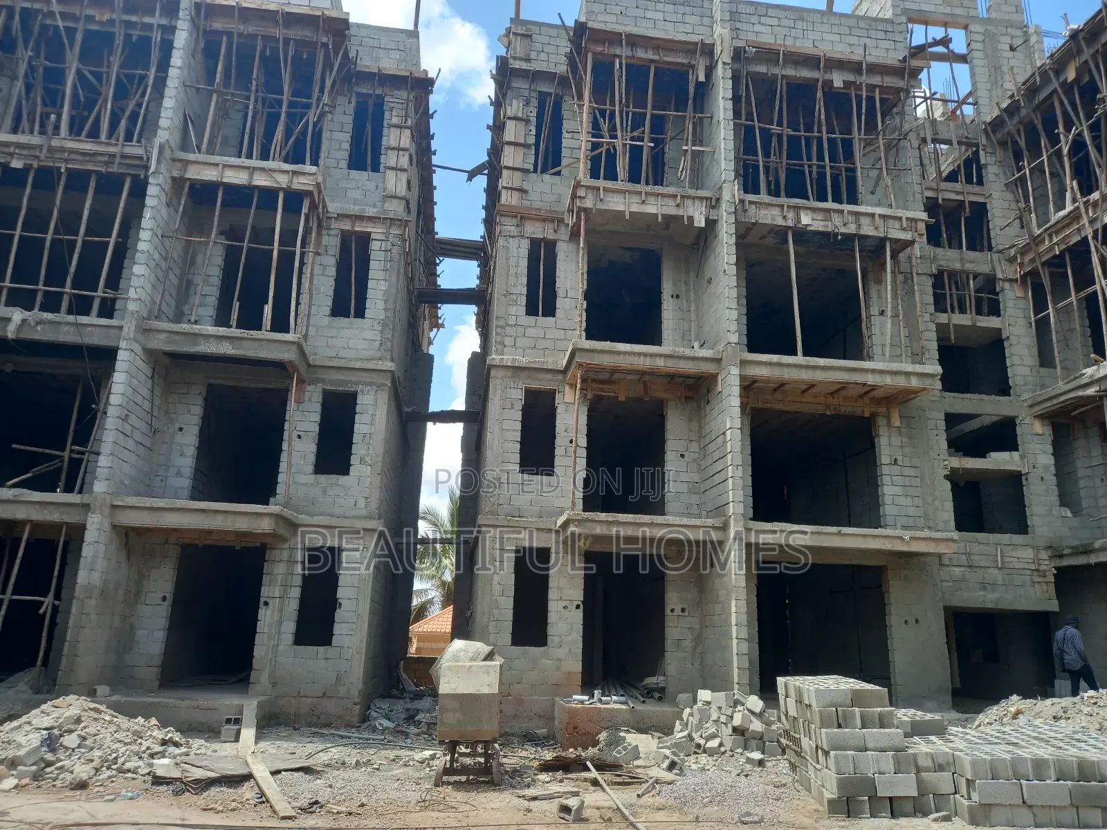 Furnished 4bdrm Condo in Kyaliwajjara, Kira for sale in Kira
