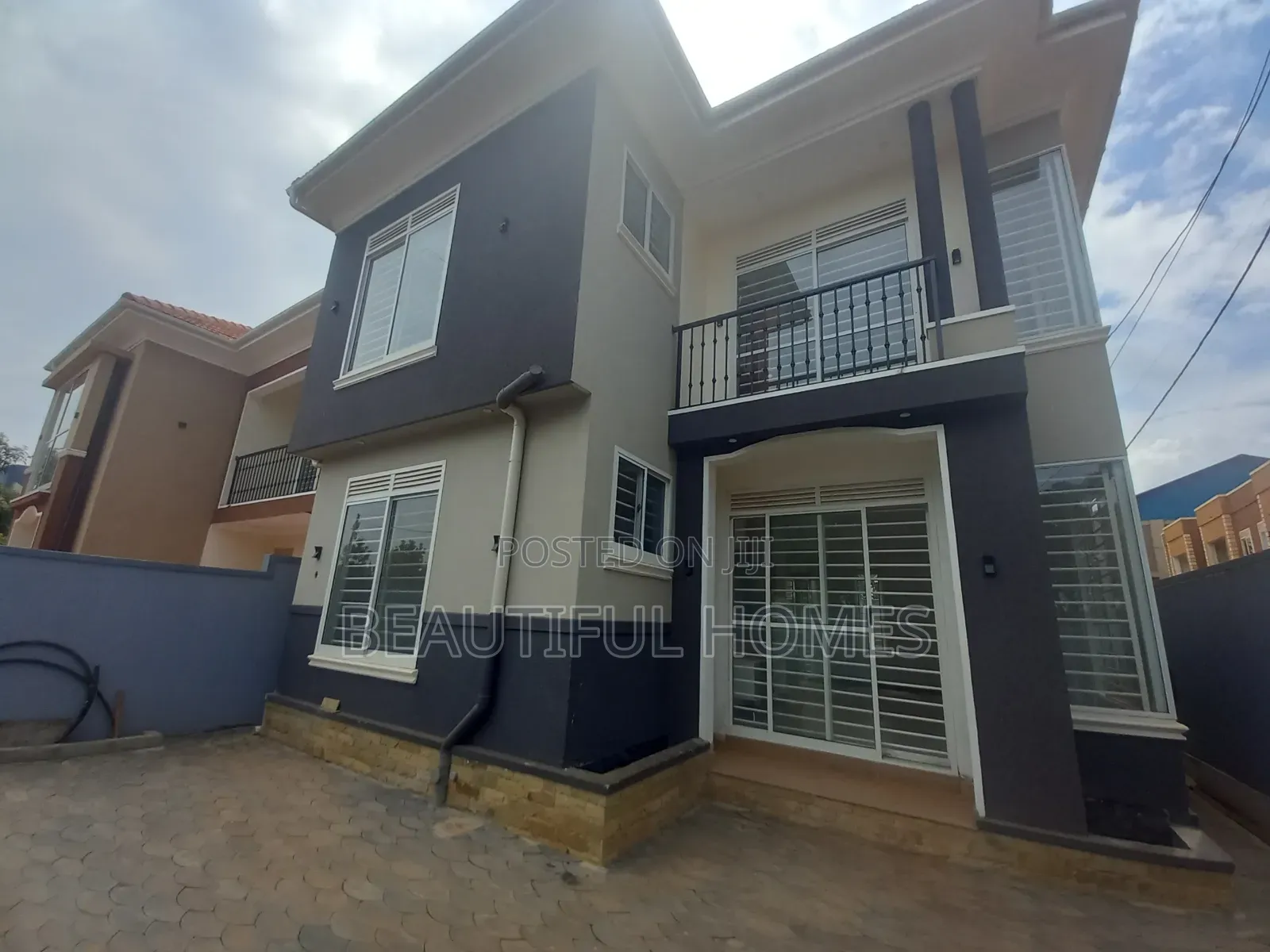 Furnished 4bdrm Duplex in Kira, Central Division for sale in Central Division