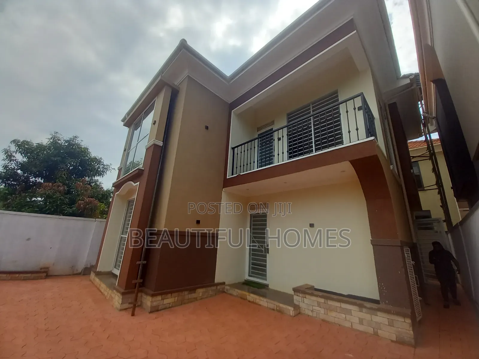 Furnished 4bdrm Maisonette in Kira for sale in Kira