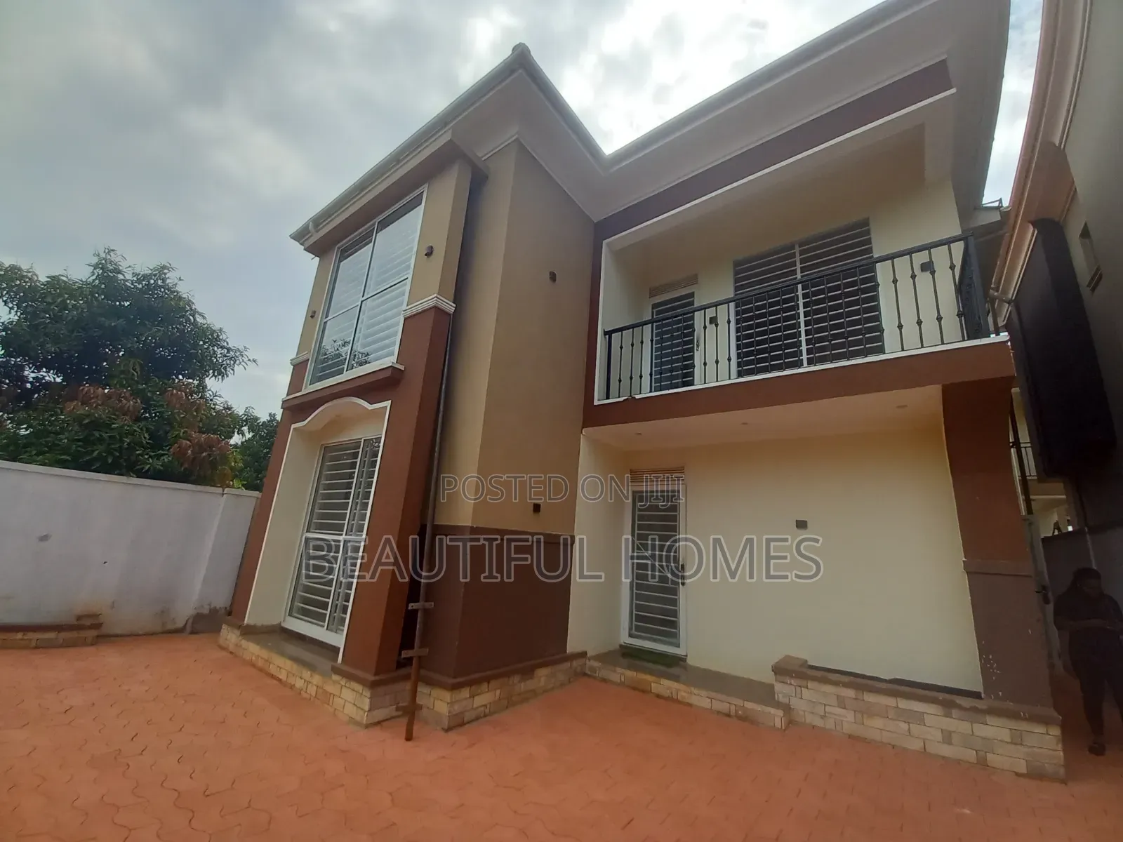 Furnished 4bdrm Maisonette in Kira for sale in Kira