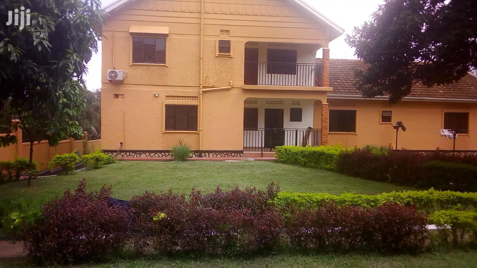 Five Bedroom House In Bugoloobi For Rent in Kampala