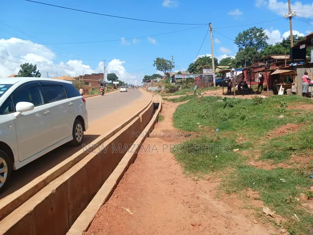 Commercial Plot for Commercial Shops Quicksale Busabaala Rd in Division A
