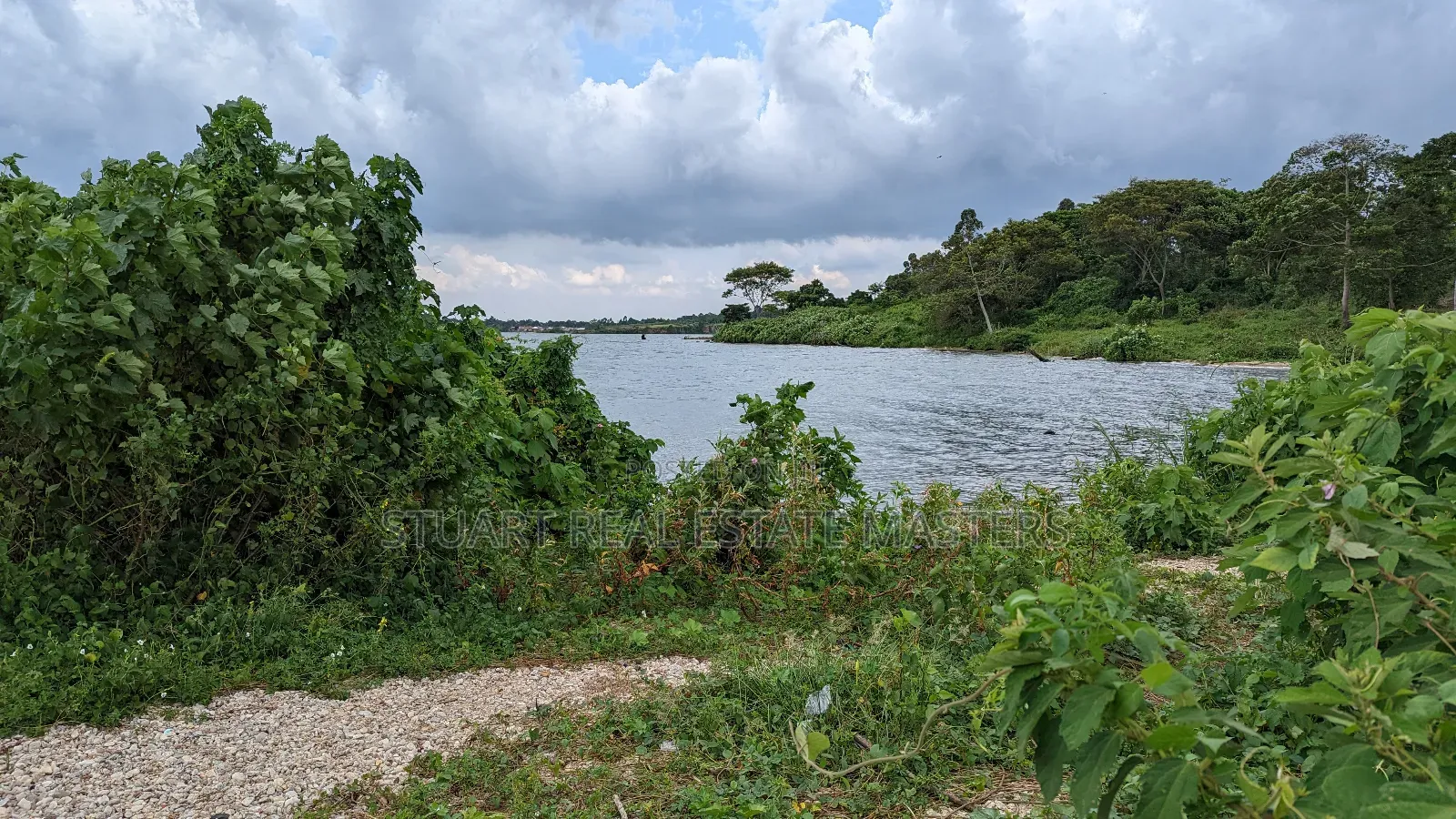 10 Acres of Water Front View for Sale in Ntenjeru / Mukono
