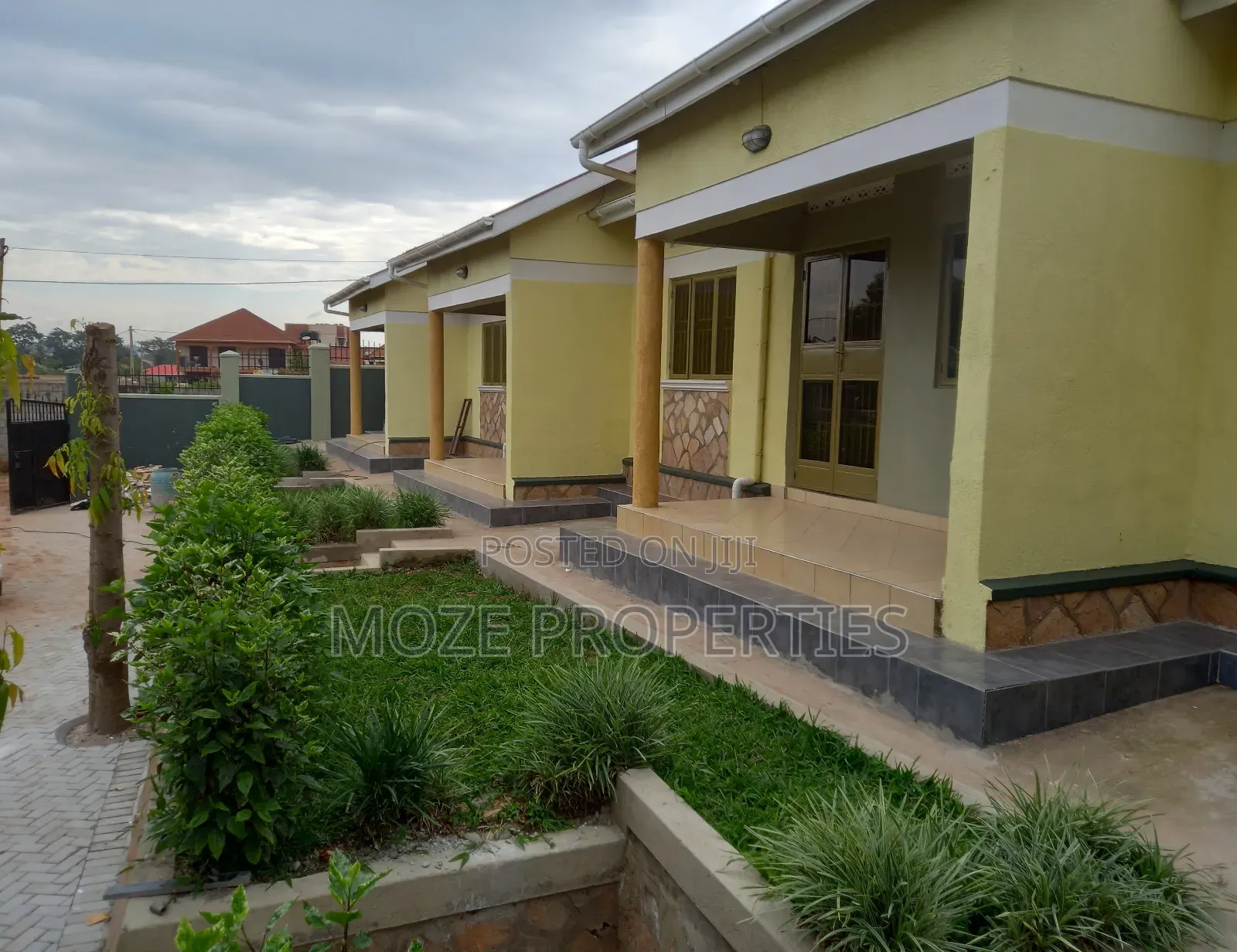 2bdrm Bungalow in Kyaliwajala Kira, Central Division for rent in Central Division
