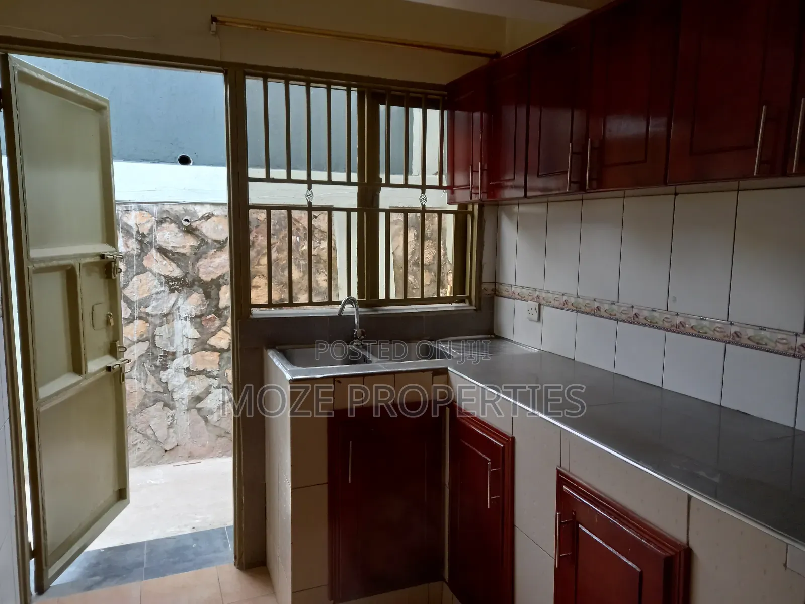 2bdrm Bungalow in Kyaliwajala Kira, Central Division for rent in Central Division