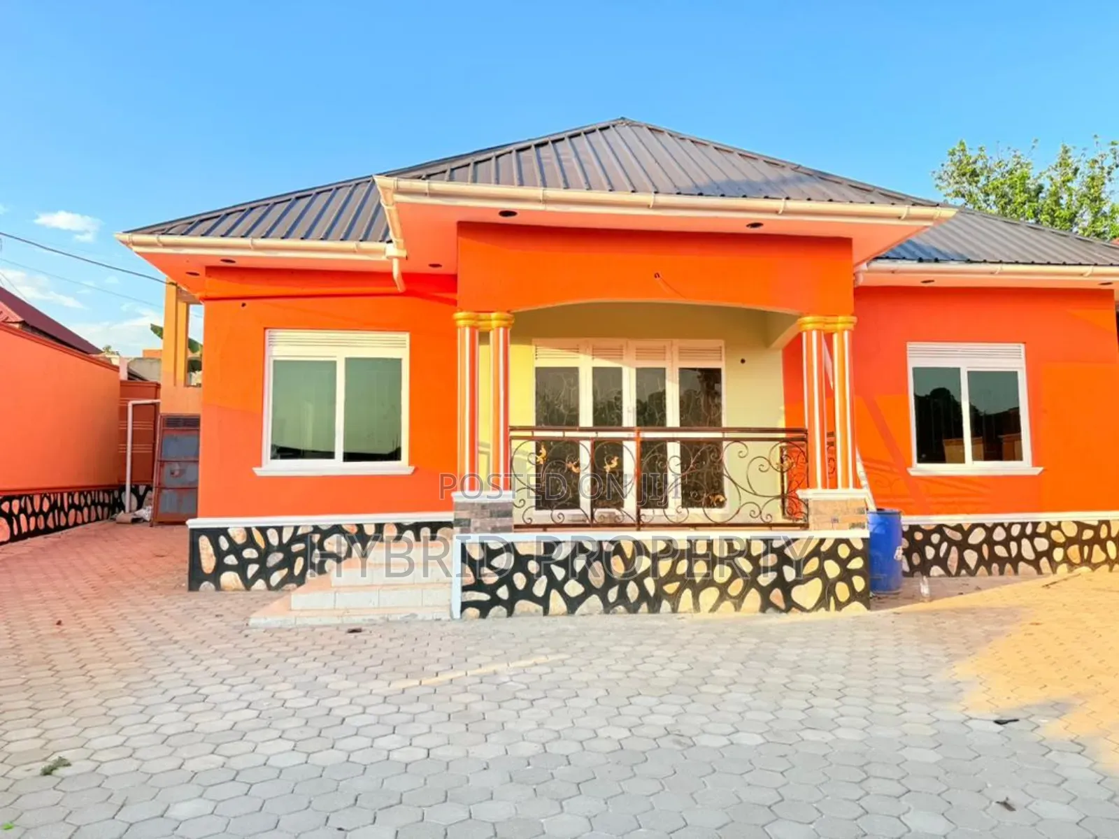 3bdrm House in Buloba Along Mityana for sale in Wakiso / Wakiso