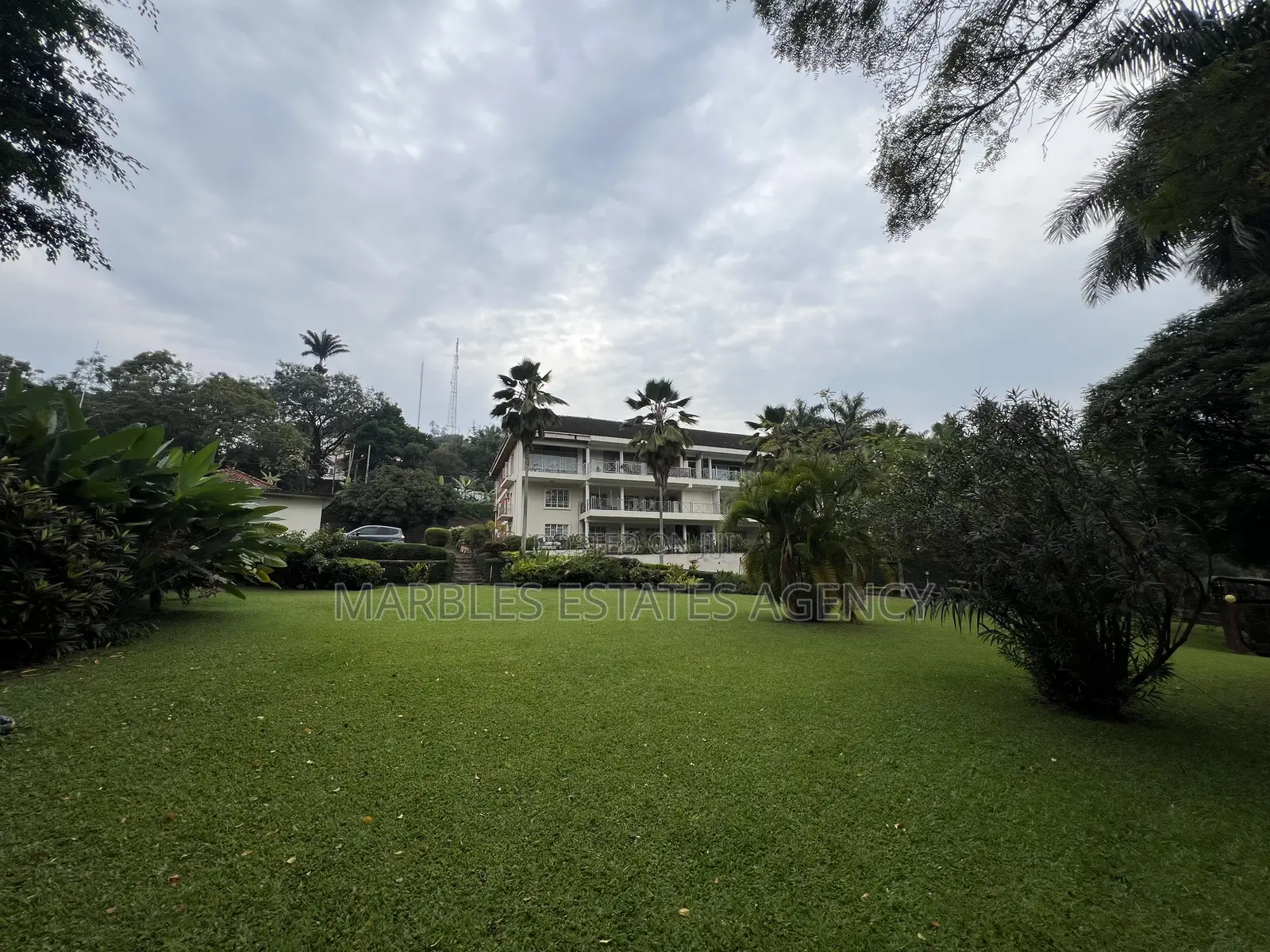 3bdrm Block of Flats in Kololo, Central Division for sale in Central Division