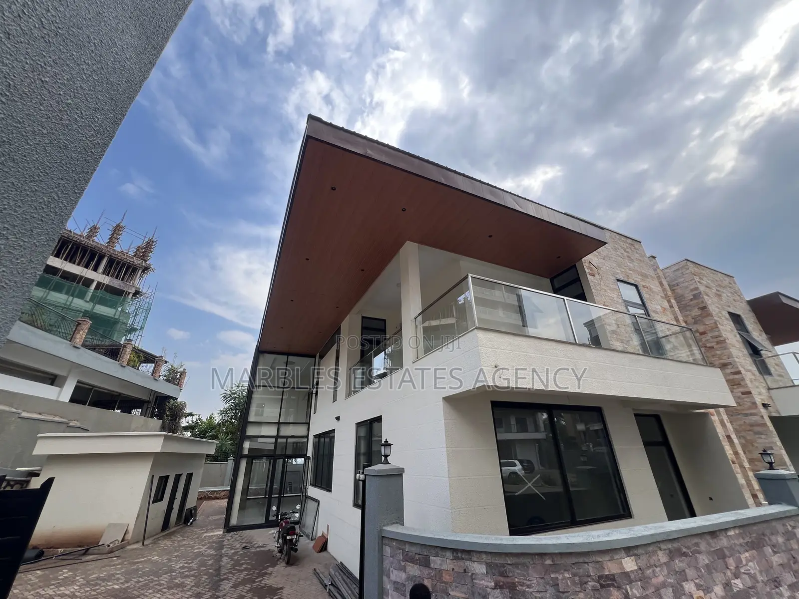 5bdrm Townhouse/Terrace in Kololo, Central Division for sale in Central Division