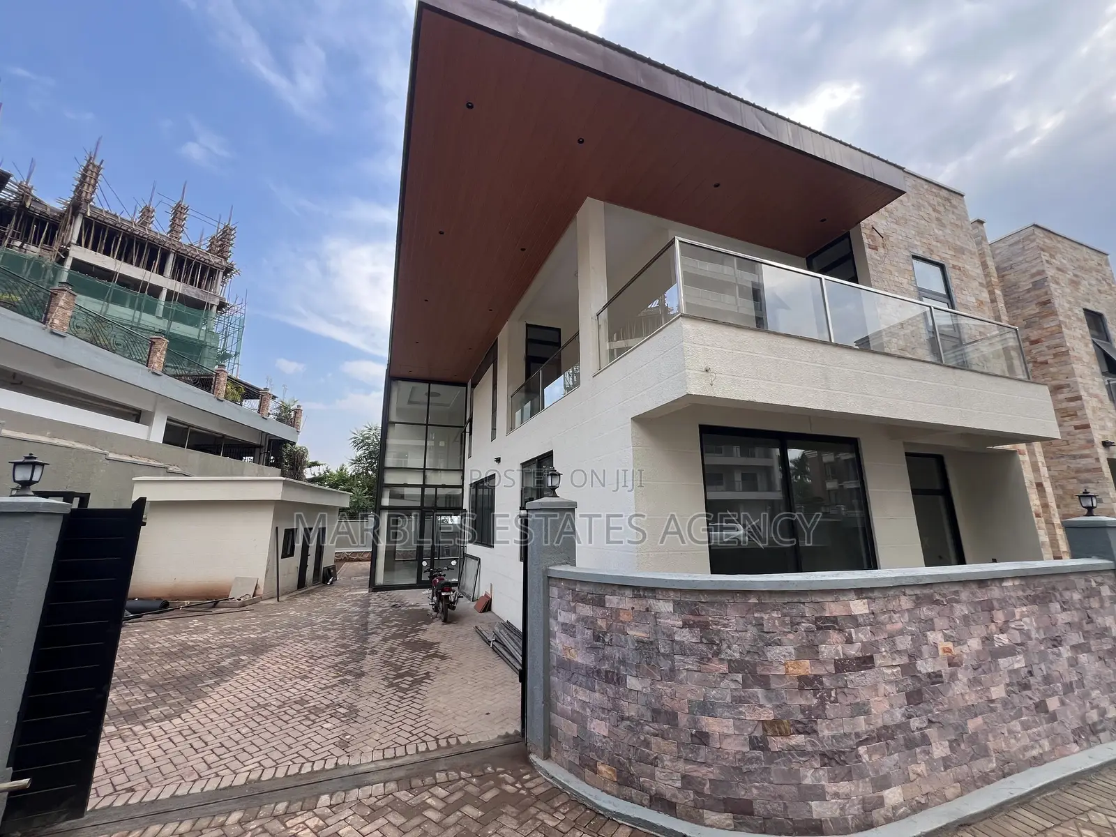 5bdrm Townhouse/Terrace in Kololo, Central Division for sale in Central Division