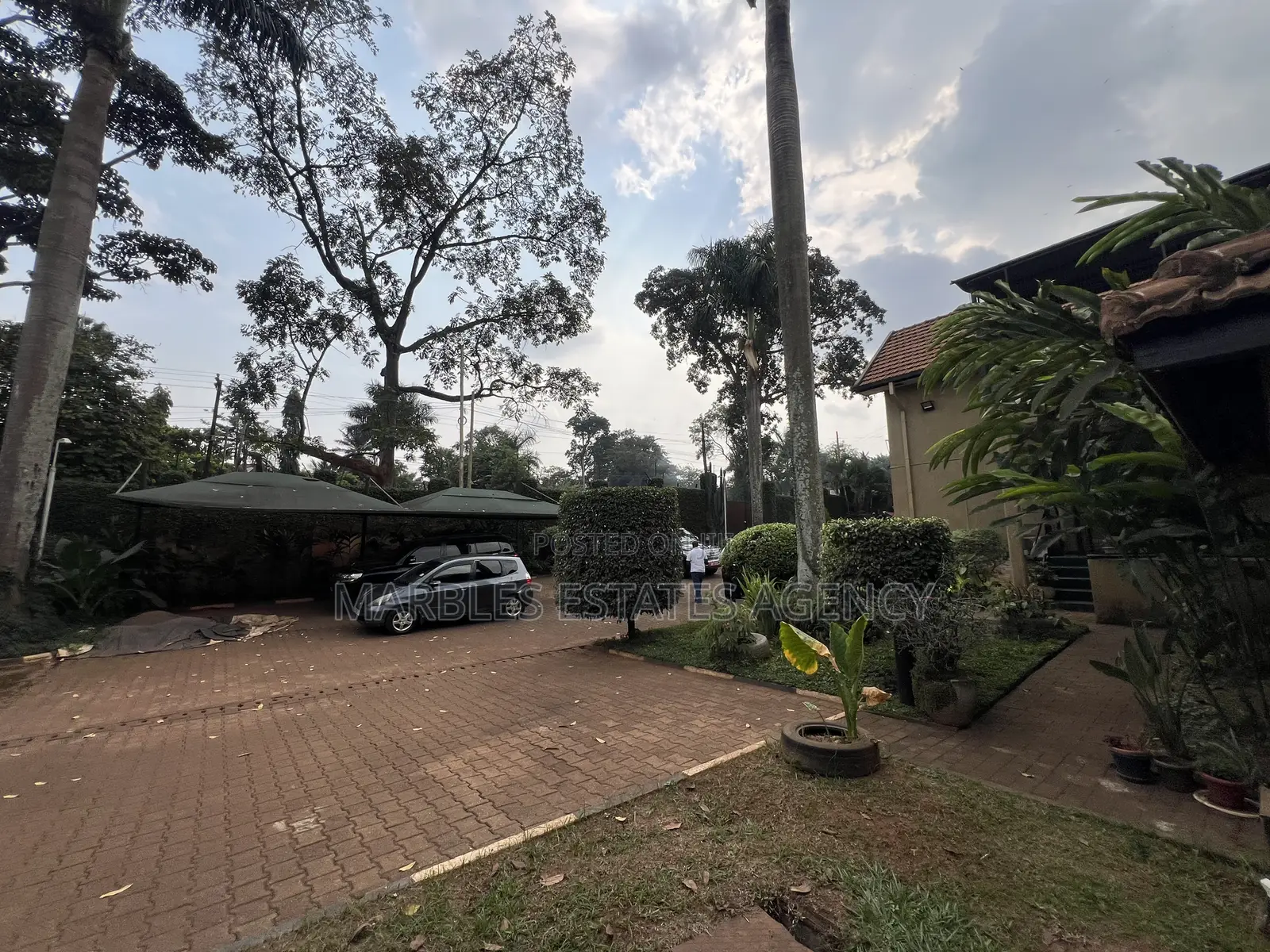 Land for Sale in Kololo 70 Decimals in Central Division