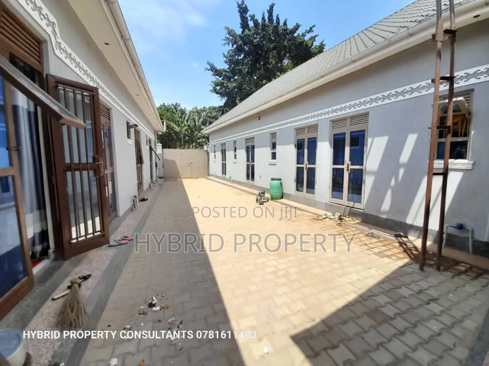 9bdrm Apartment in Kasubi Town Along, Rubaga for sale in Rubaga
