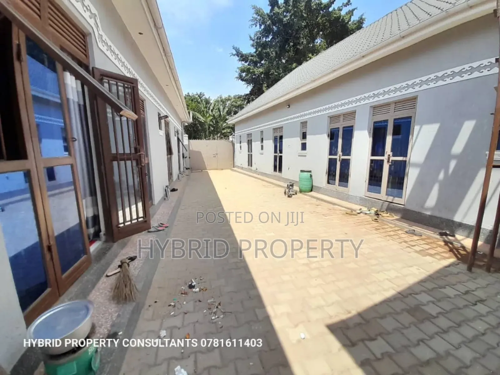 9bdrm Apartment in Kasubi Town Along, Rubaga for sale in Rubaga
