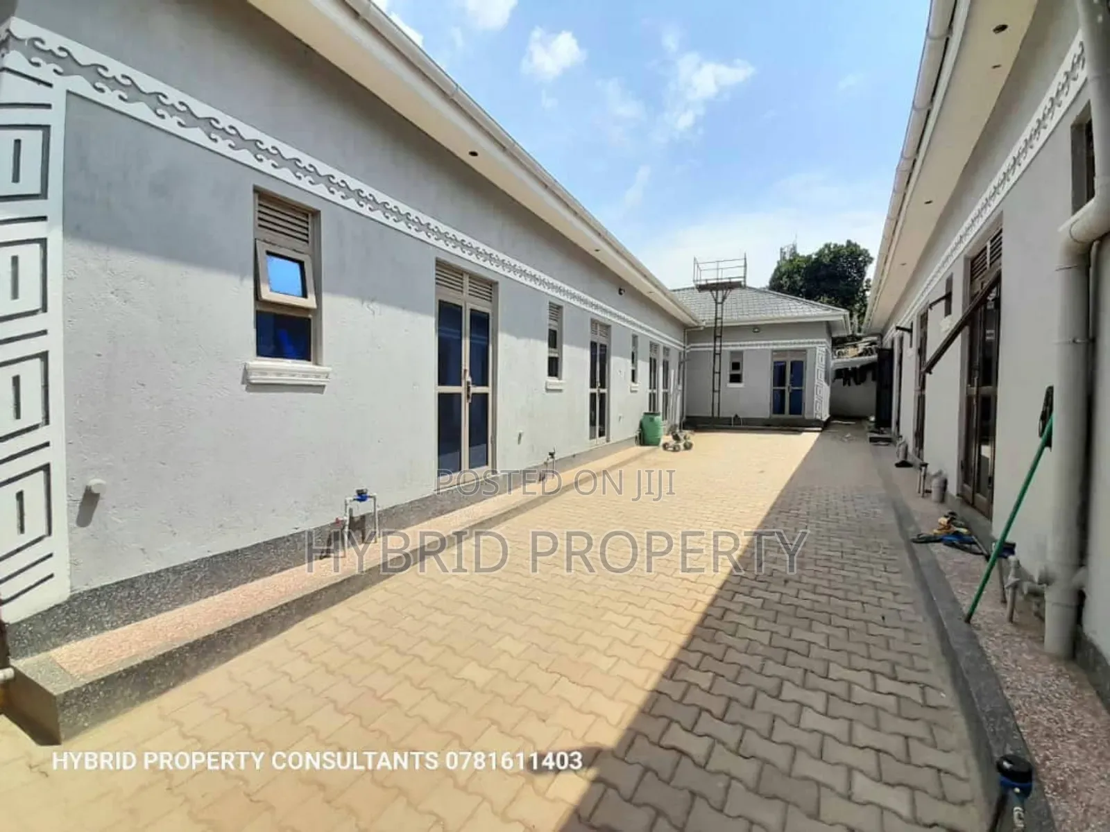 9bdrm Apartment in Kasubi Town Along, Rubaga for sale in Rubaga