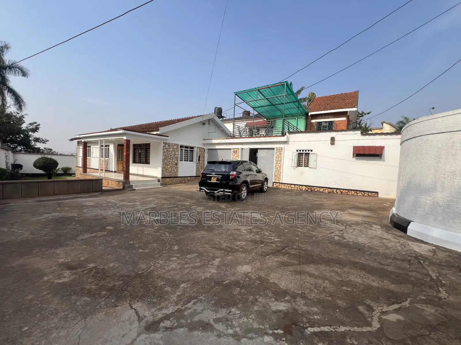 3bdrm Bungalow in Muyenga, Central Division for rent in Central Division