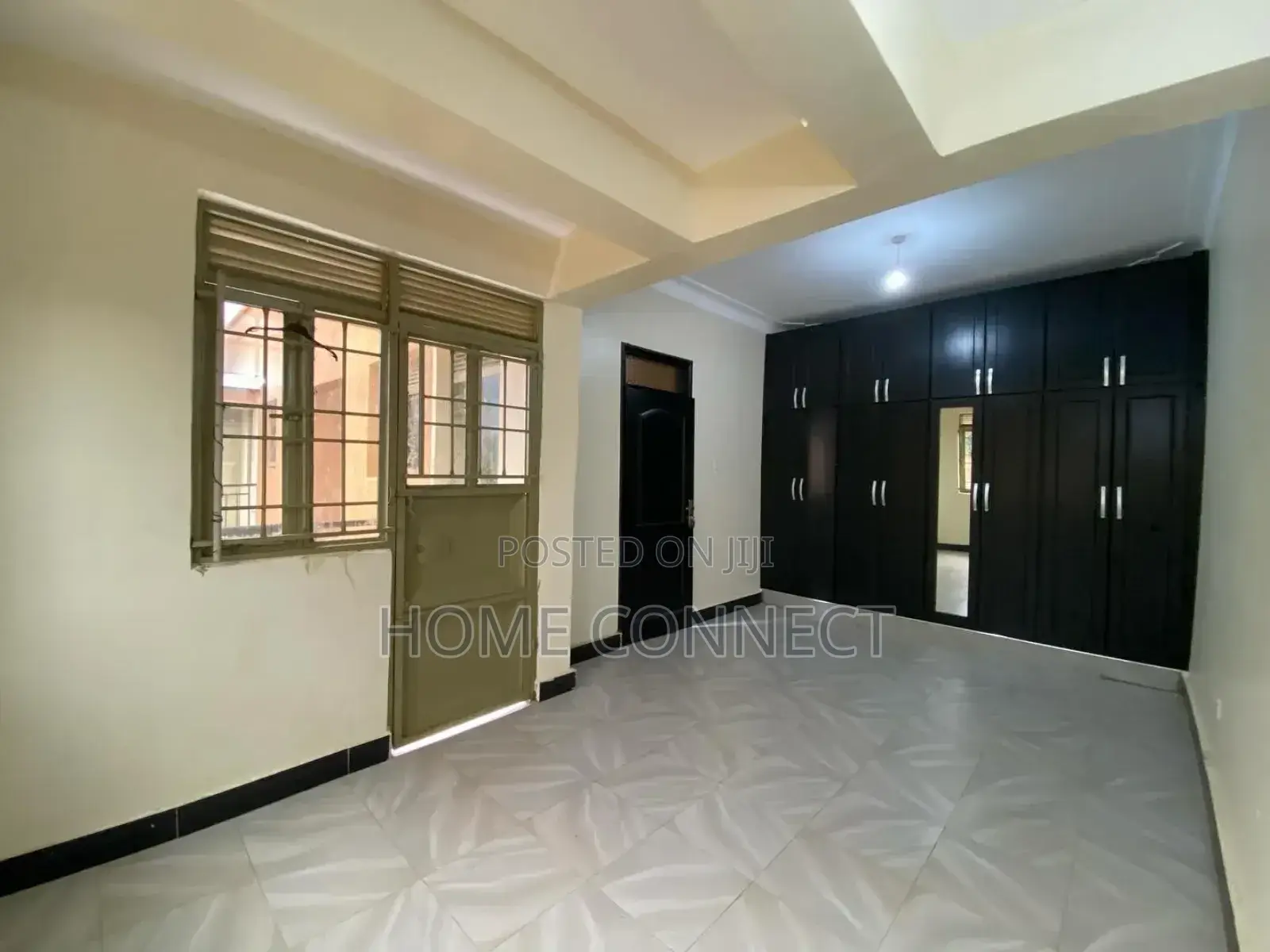 3bdrm Apartment in Luzira Lake Drive, Central Division for rent in Central Division