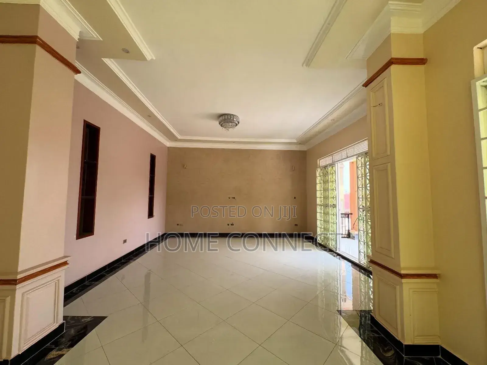 4bdrm Bungalow in Kira Mamerito Rd, Central Division for rent in Central Division