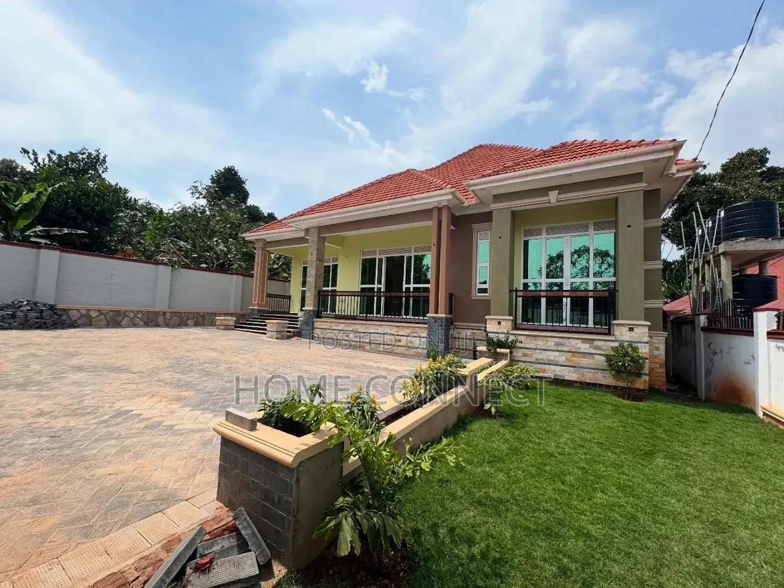 4bdrm Bungalow in Kira Mamerito Rd, Central Division for rent in Central Division