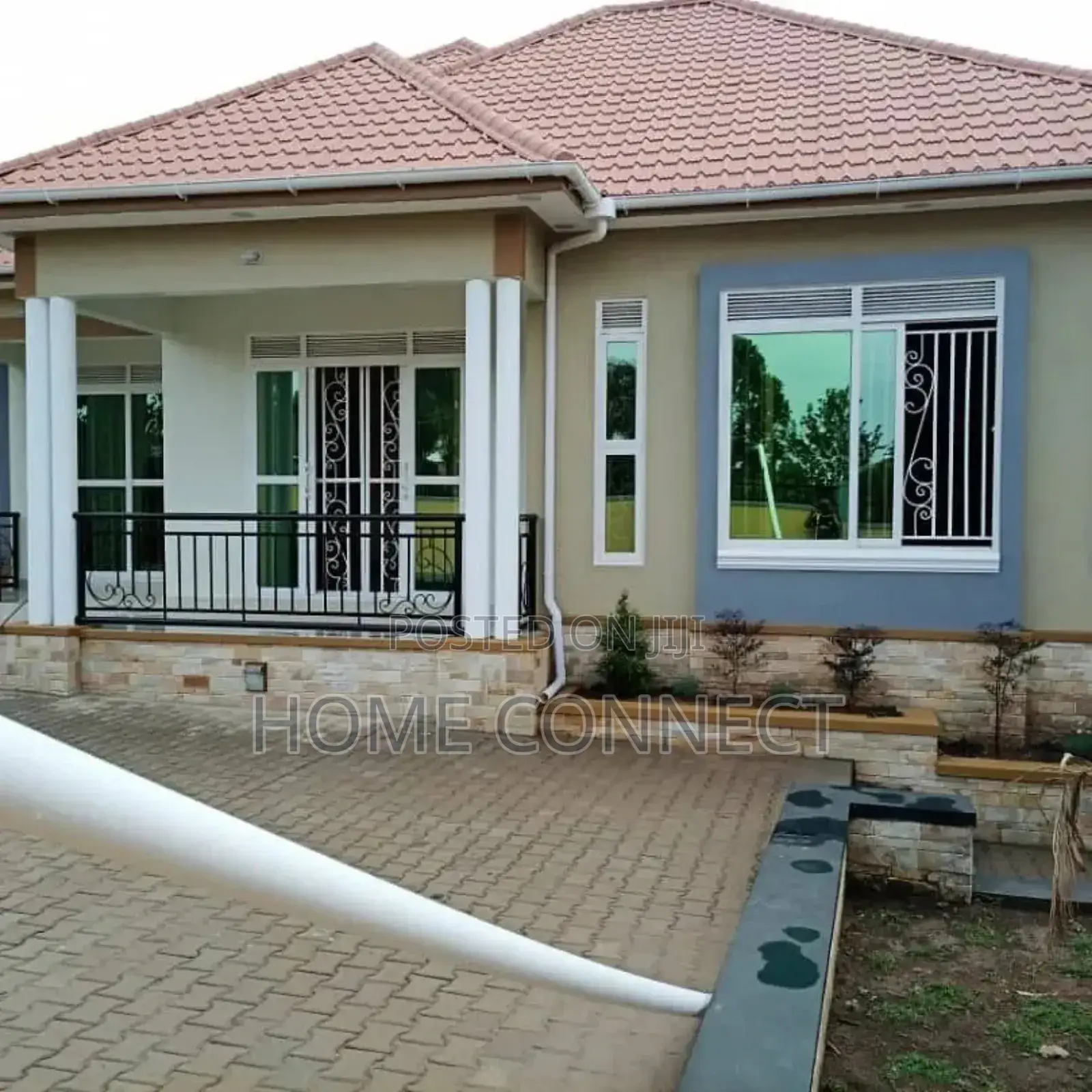 4bdrm Bungalow in Bwebajja Akright, Central Division for rent in Central Division