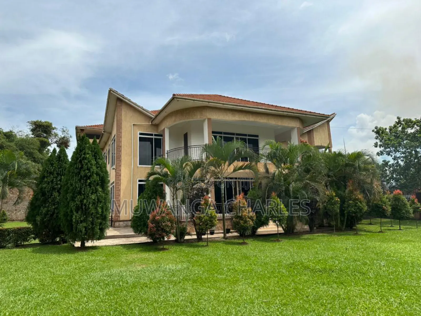 6bdrm Duplex in Fs Properties Ltd, Rubaga for sale in Rubaga