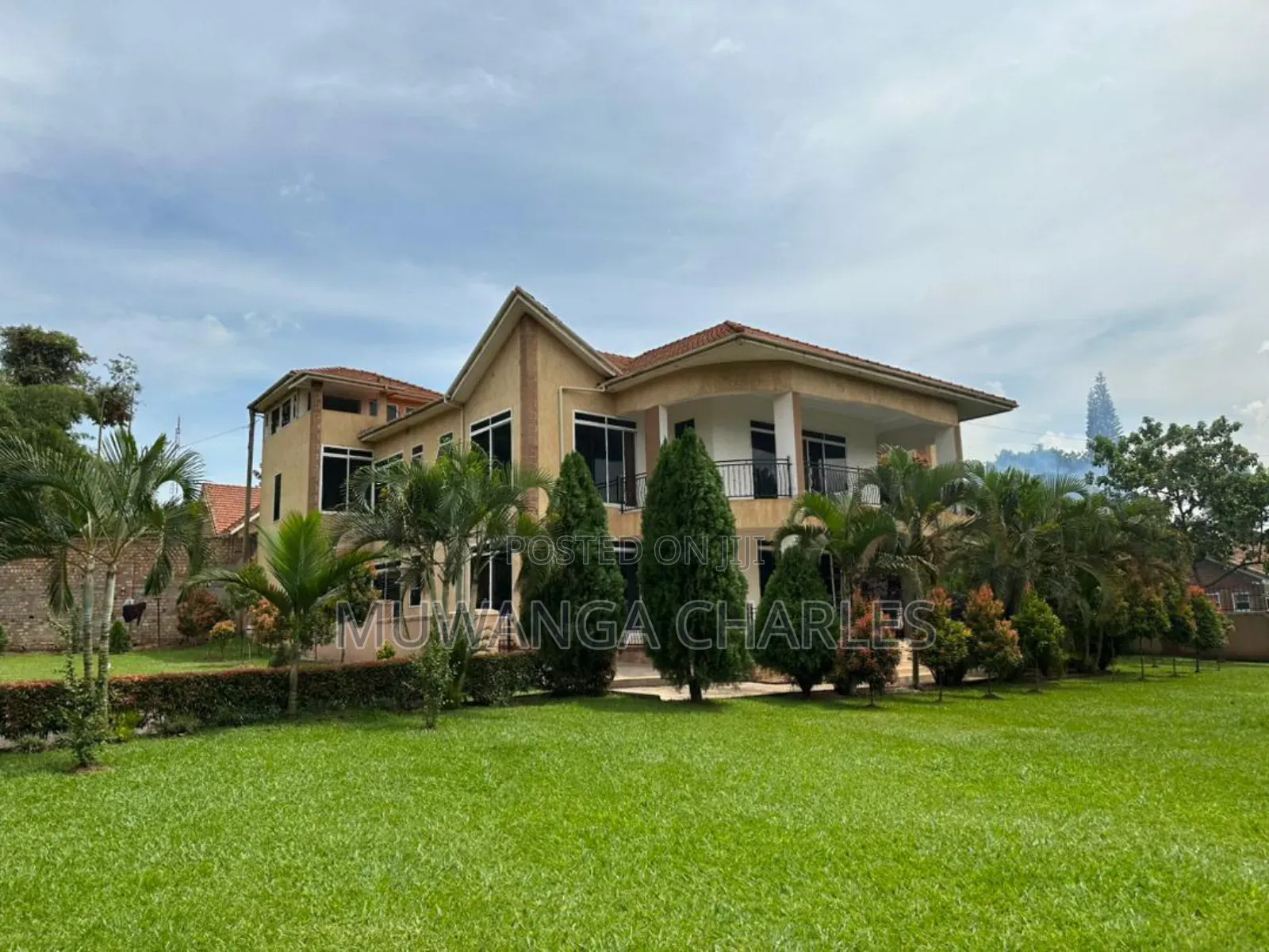 6bdrm Duplex in Fs Properties Ltd, Rubaga for sale in Rubaga
