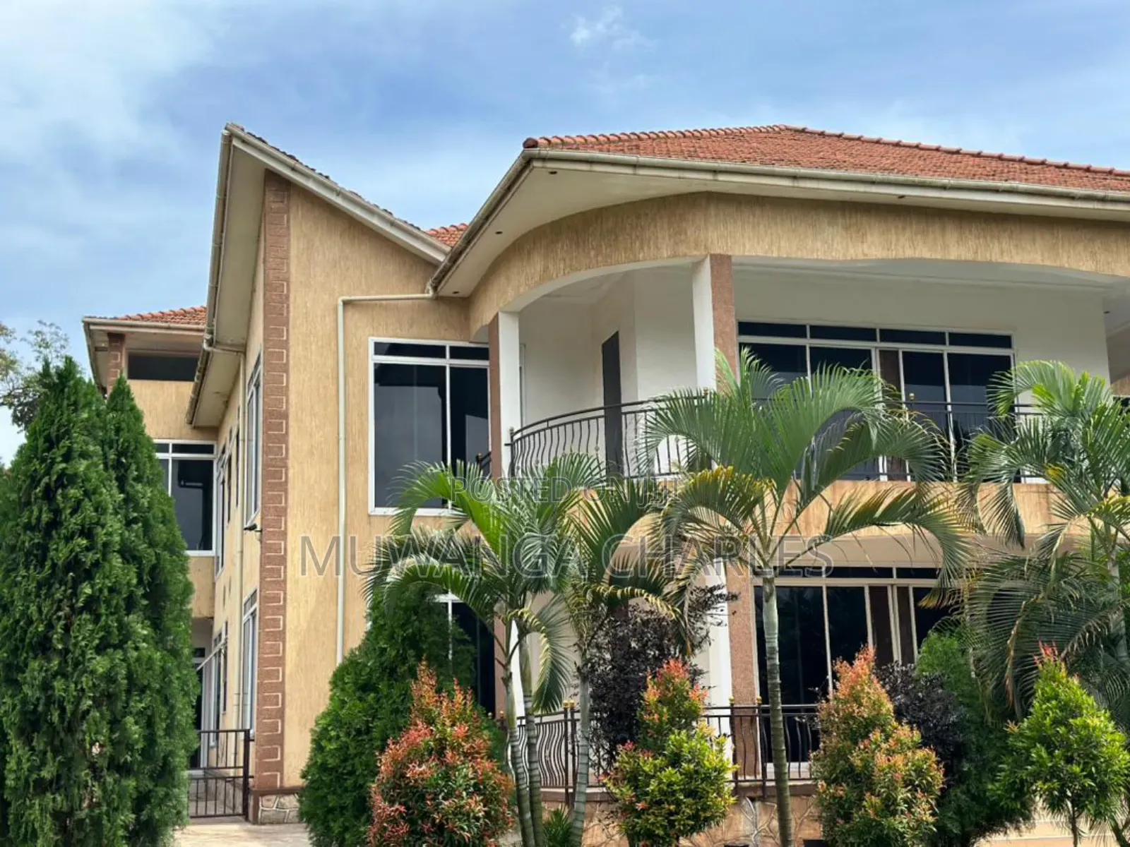 6bdrm Duplex in Fs Properties Ltd, Rubaga for sale in Rubaga