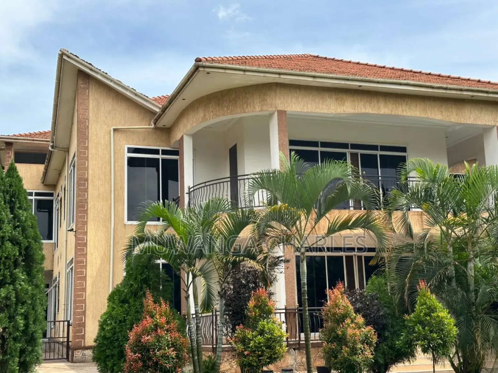 6bdrm Duplex in Fs Properties Ltd, Rubaga for sale in Rubaga