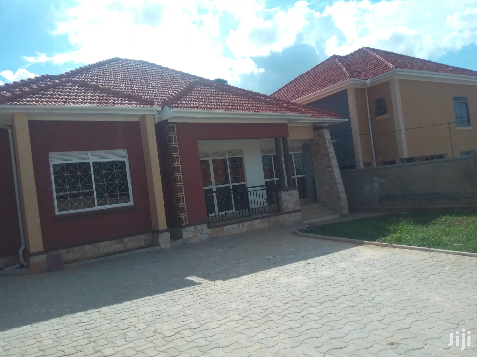 Kira Smash Beauty on Sell in Kampala