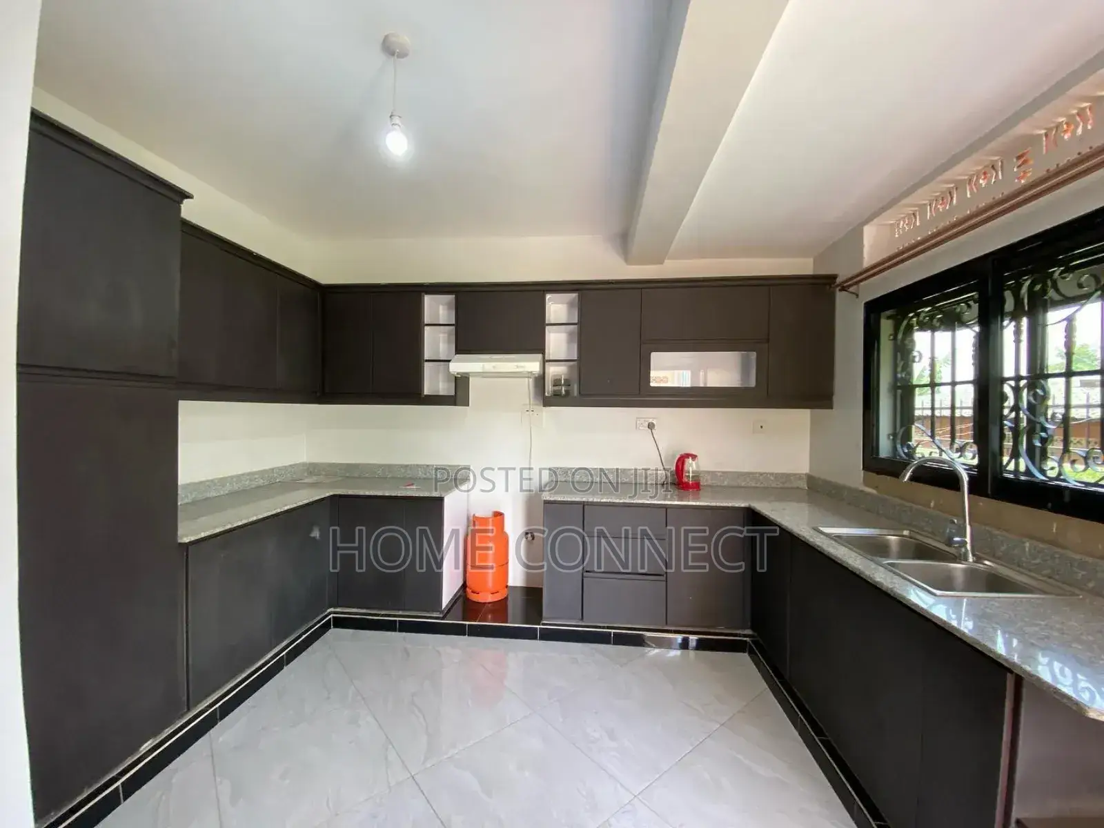 3bdrm Apartment in Kira Mamerito Rd, Central Division for rent in Central Division