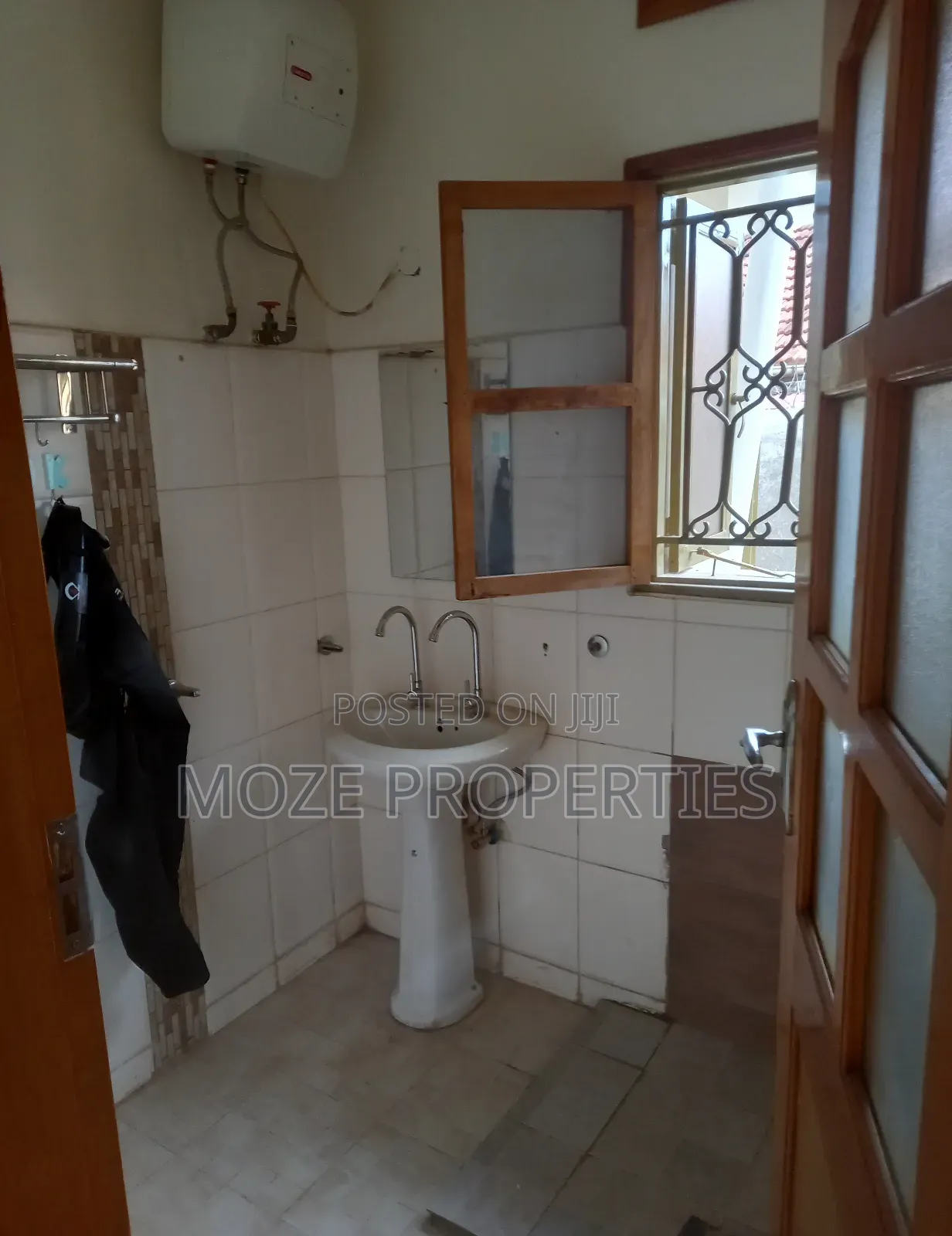 3bdrm Bungalow in Naalya, Central Division for rent in Central Division