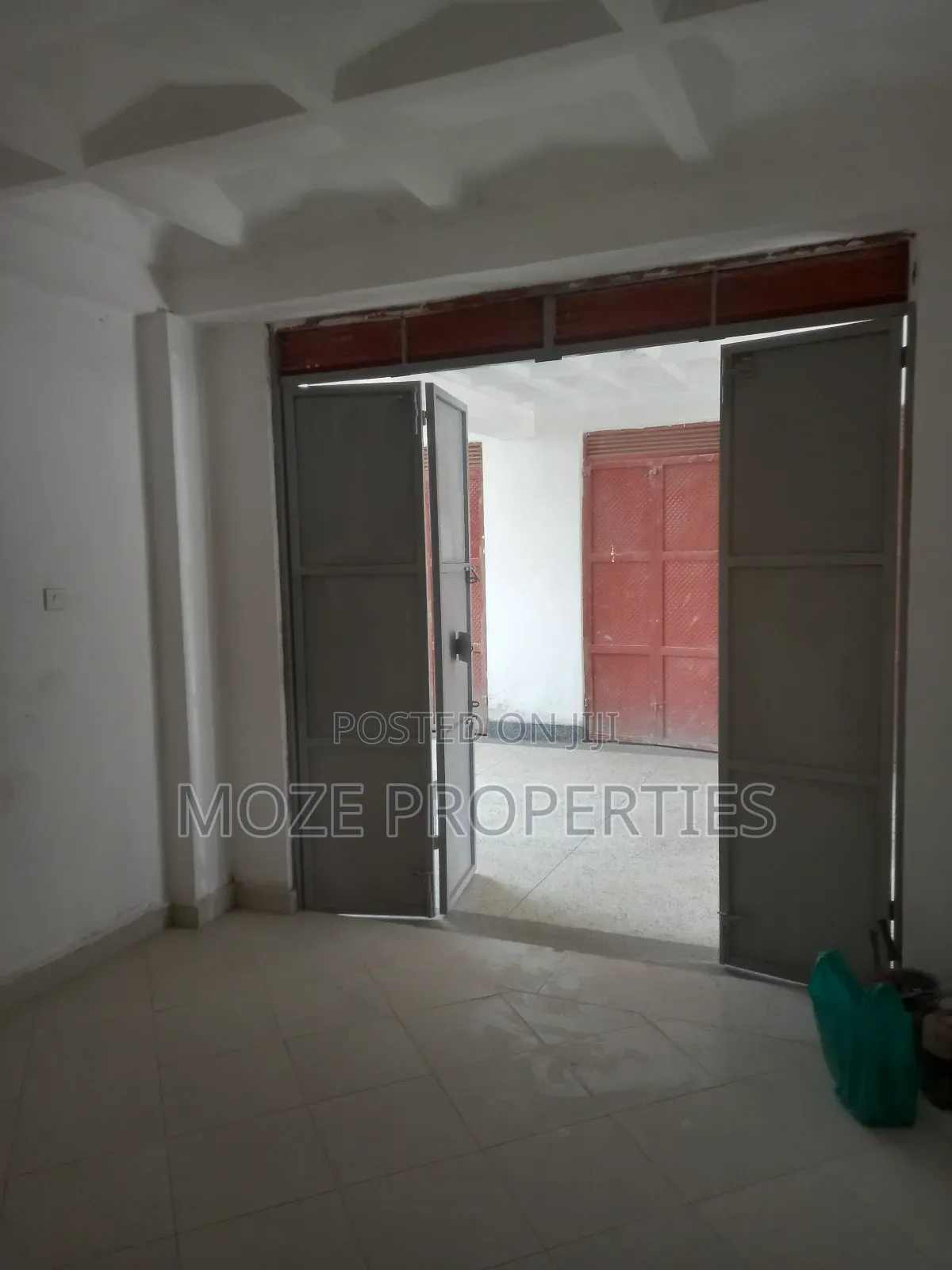 Kyaliwajala Shop for Rent. in Central Division