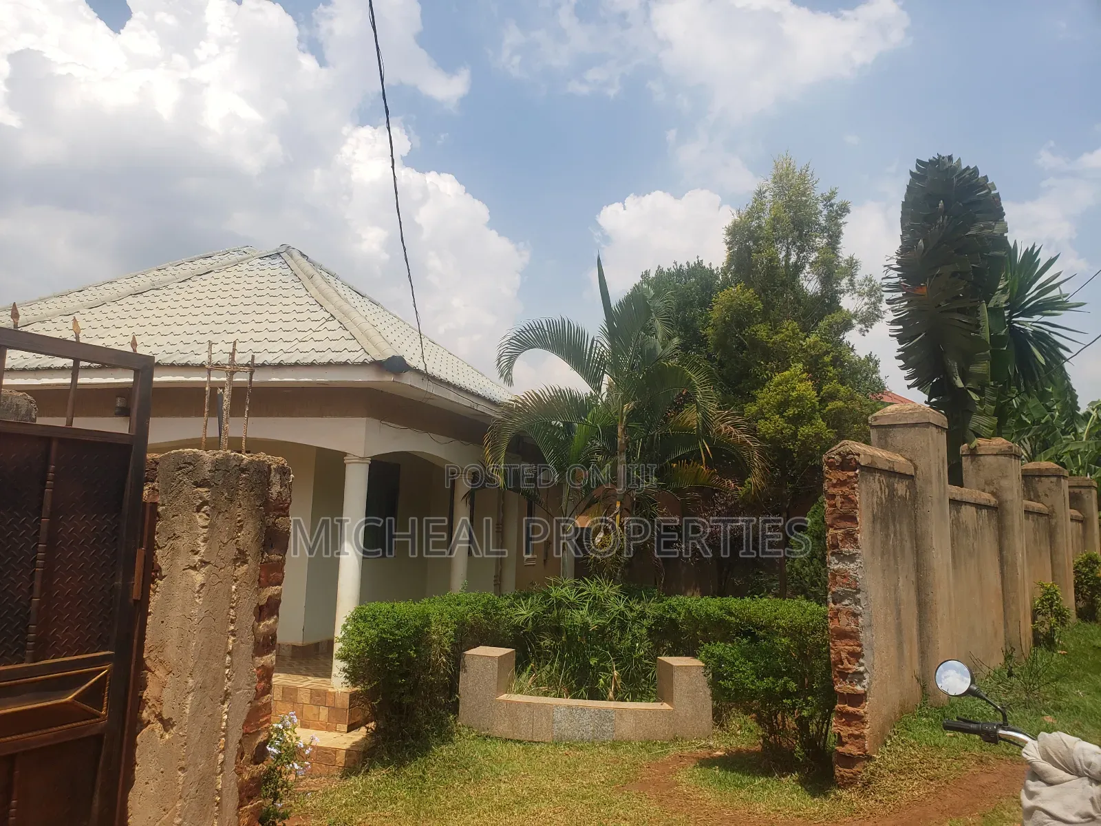 3bdrm House in Kiti Katade 120M, Kawempe for sale in Kawempe