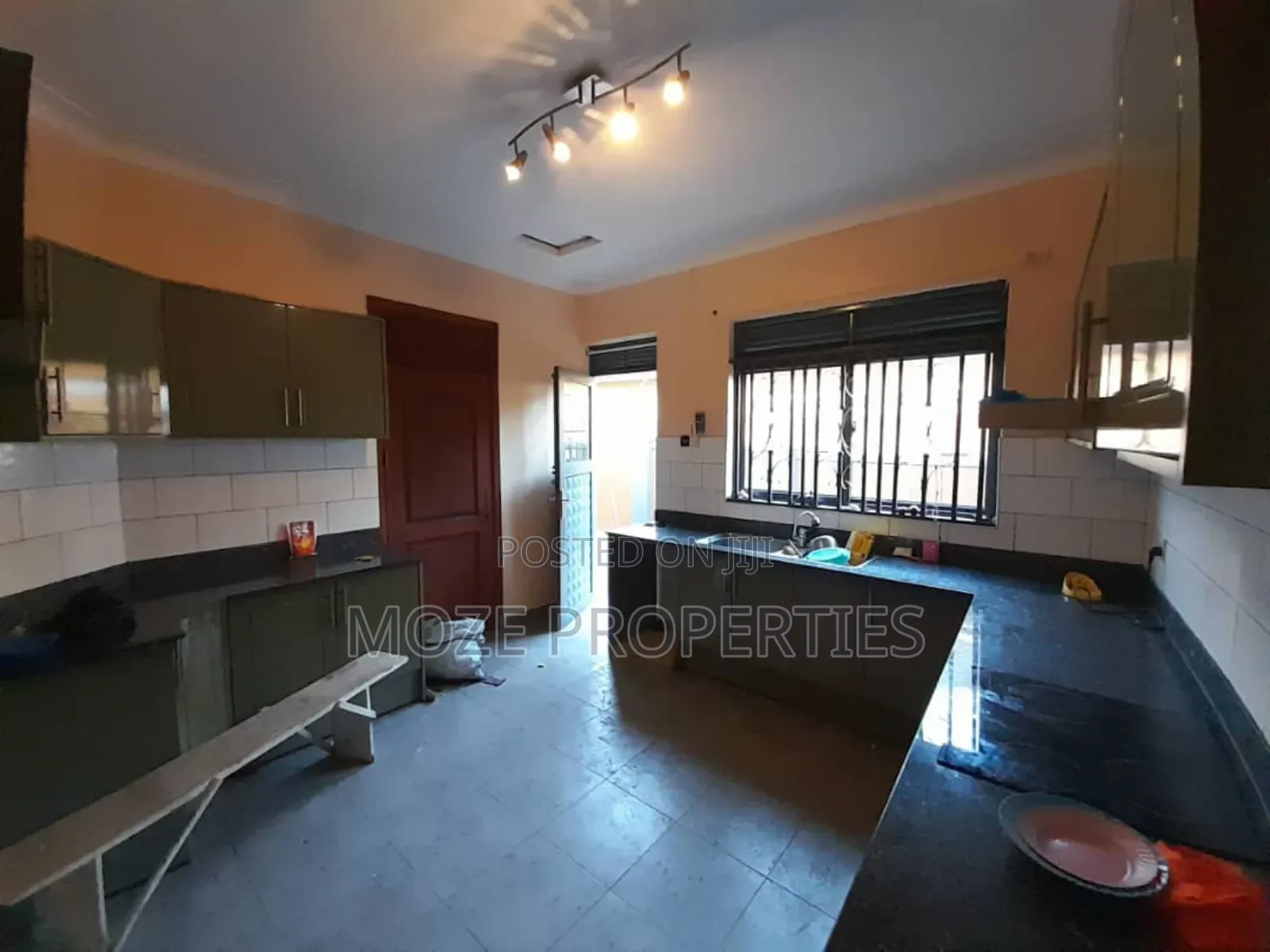 4bdrm Bungalow in Mbalwa Namugongo, Central Division for rent in Central Division