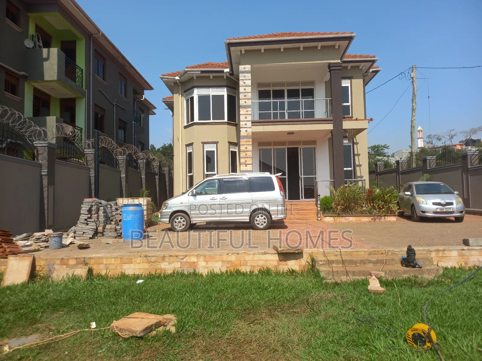 Furnished 5bdrm Duplex in Kira for sale in Kira