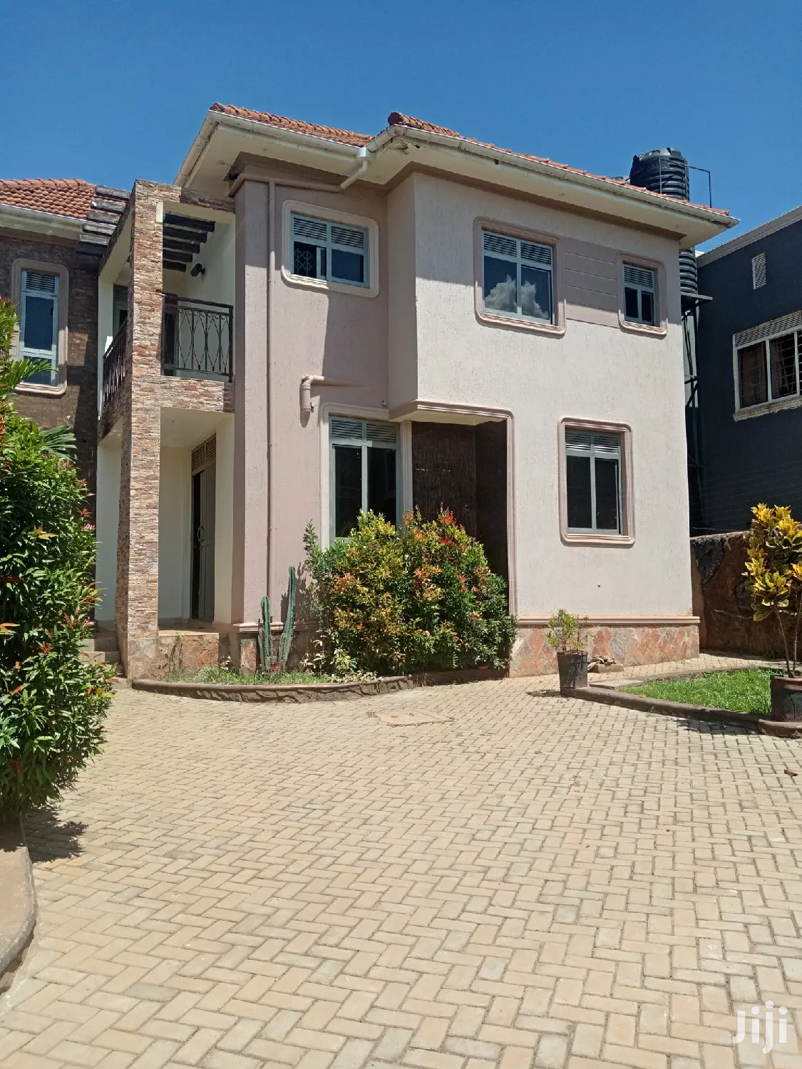 Kiira House in Tarmacked Neighborhood at a Good Price in Kampala