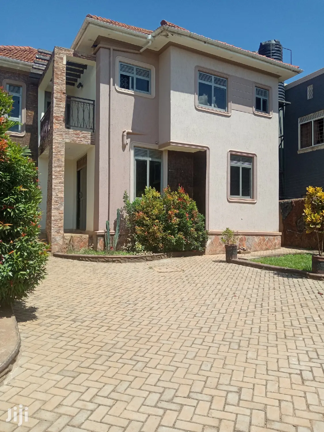 Kiira House in Tarmacked Neighborhood at a Good Price in Kampala