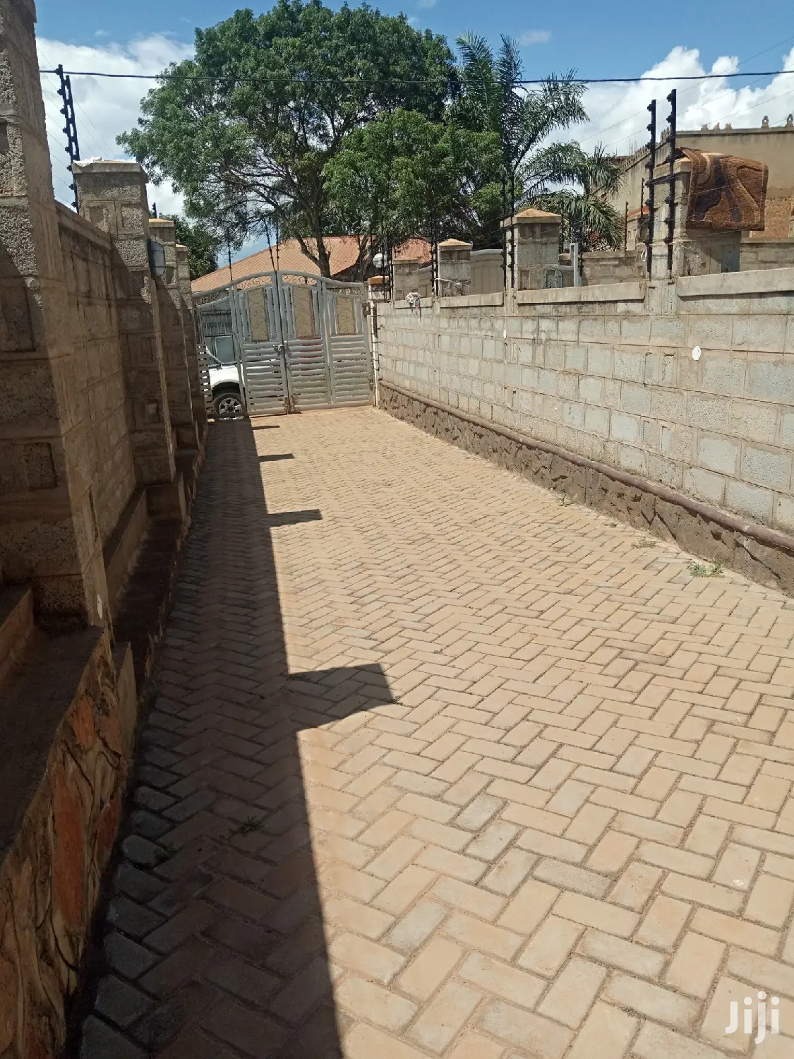 Kiira House in Tarmacked Neighborhood at a Good Price in Kampala
