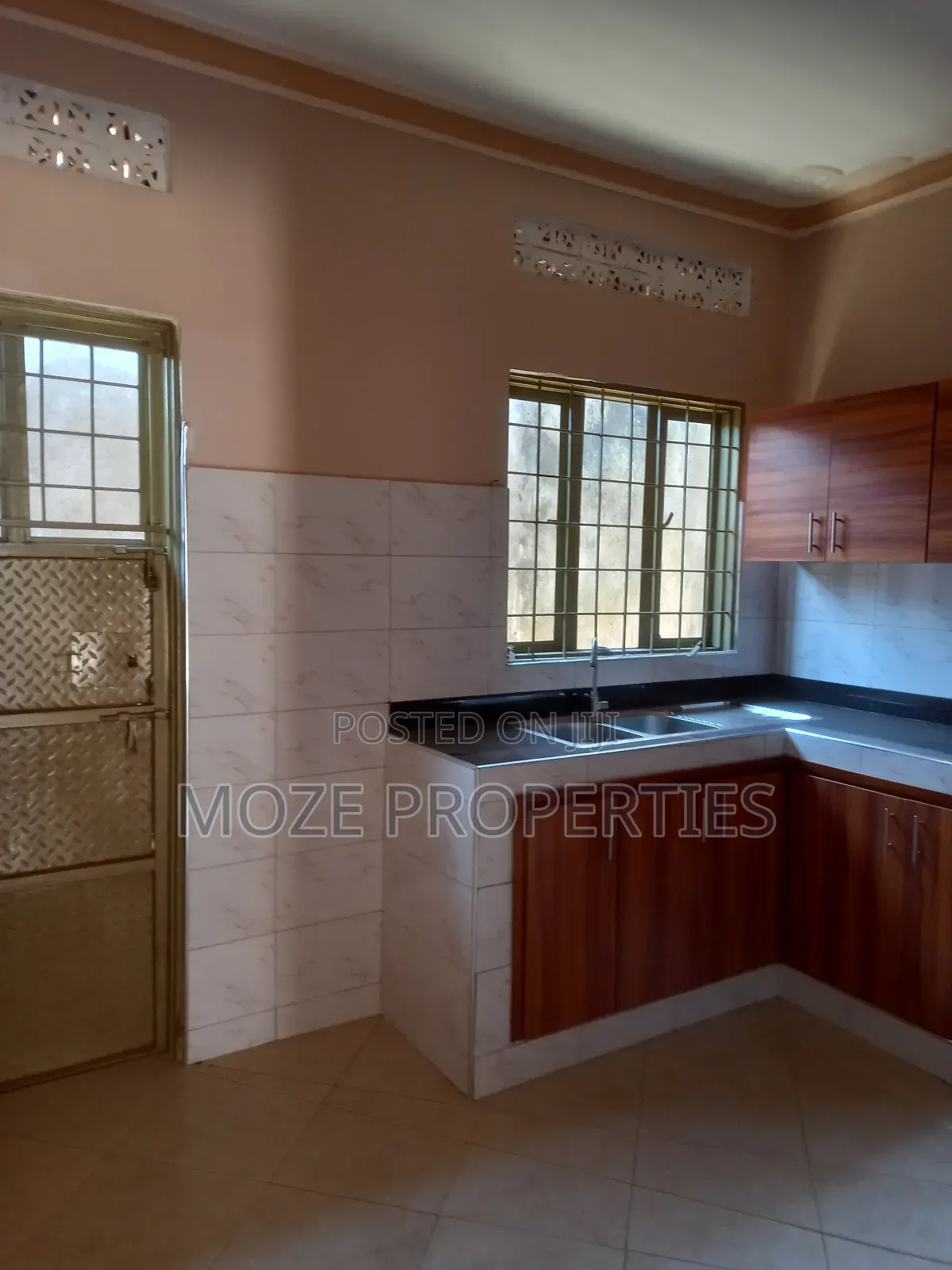 2bdrm Bungalow in Bweyogerere, Central Division for rent in Central Division