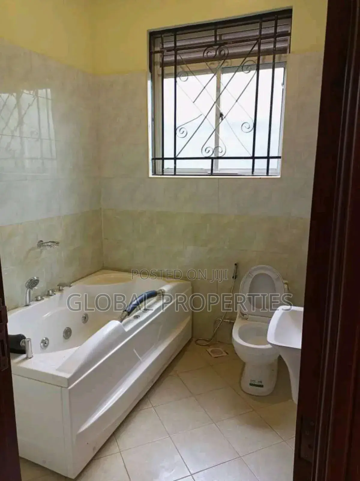 2bdrm Bungalow in Nsawo Estate, Central Division for rent in Central Division