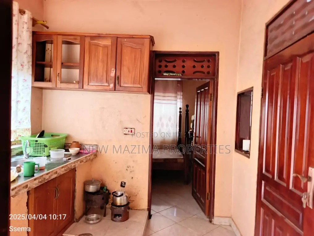 3bdrm House in Bulenga Town, Division A for sale in Division A