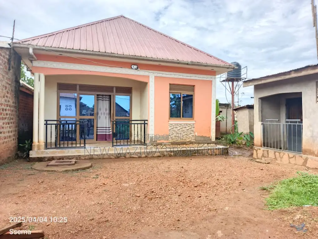 3bdrm House in Bulenga Town, Division A for sale in Division A