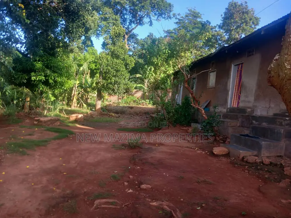 37 Decimals Forced Sale Inheart of Makindye Kizungu Heights in Division A