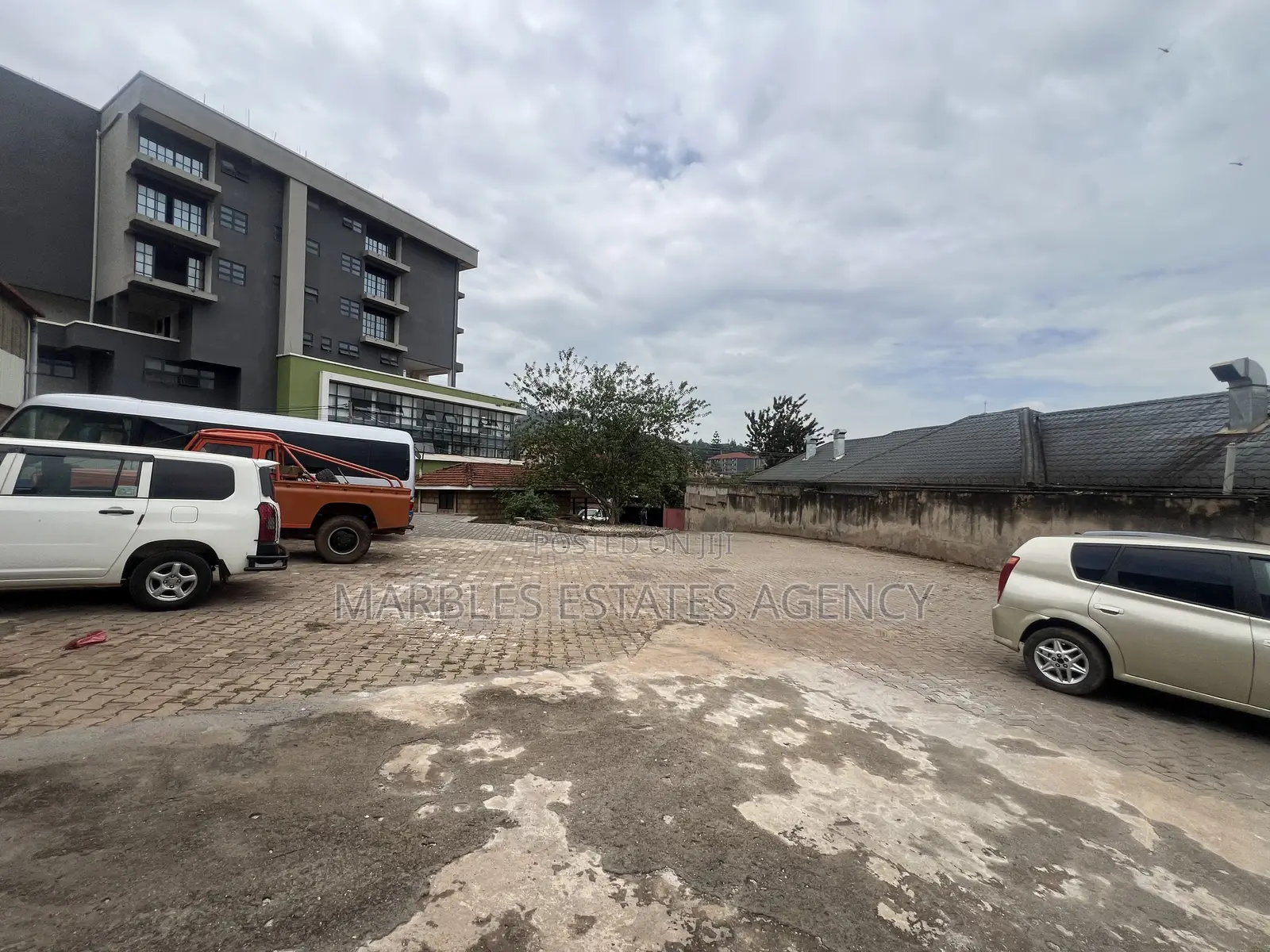 Stand-Alone Warehouse for Rent in Kansanga, 600 SQMS in Central Division