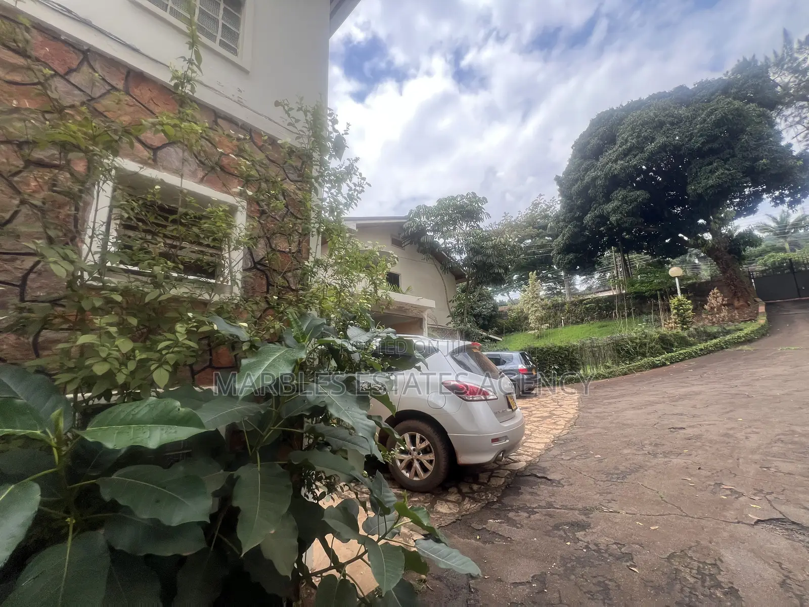 Land for Sale in Kololo on 70 Decimals at $2millions in Central Division