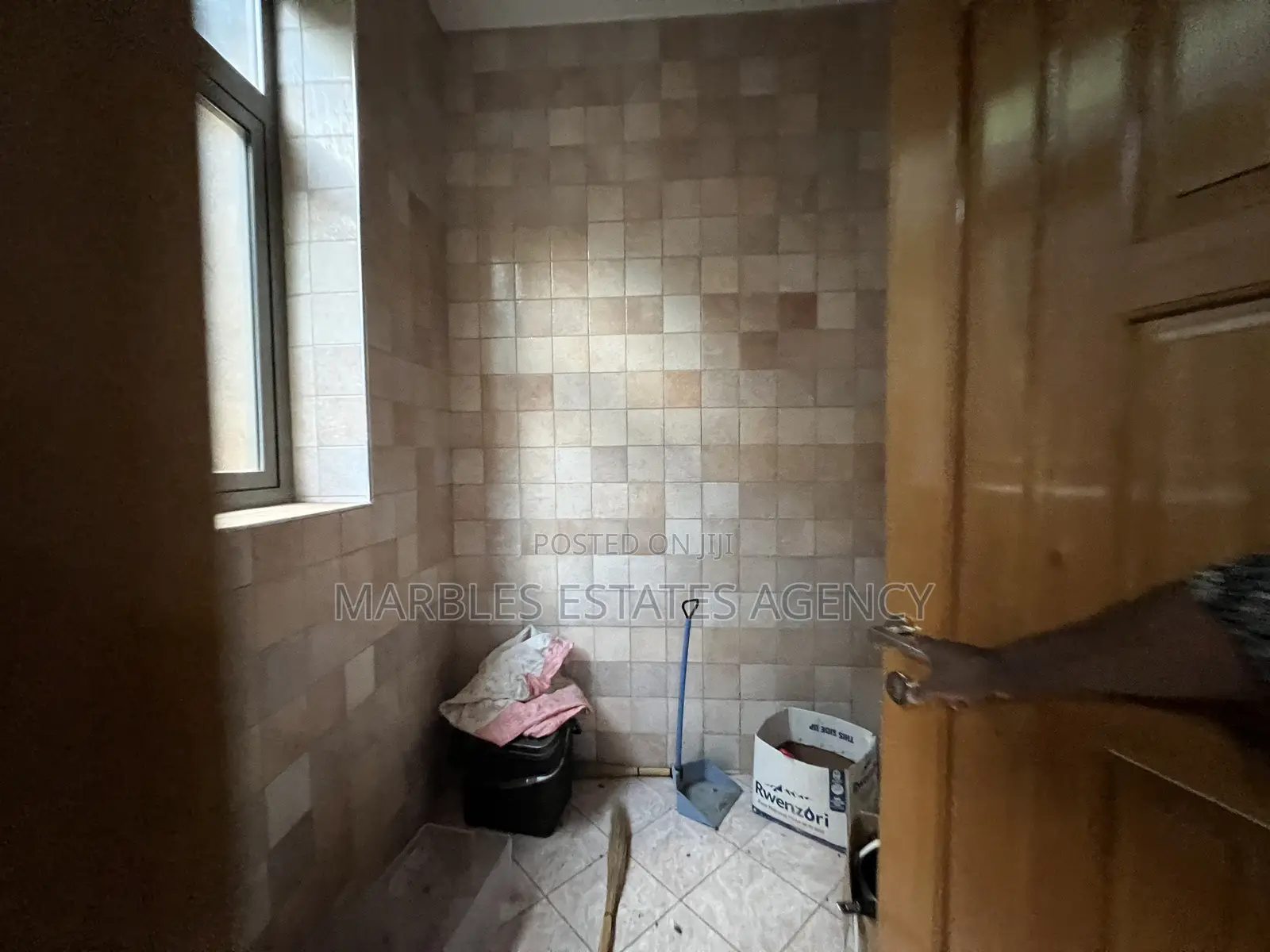 9bdrm House in Mbuya, Central Division for rent in Central Division